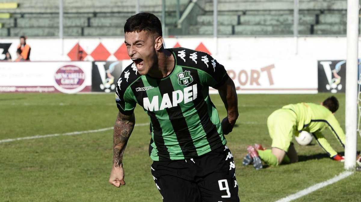 Scamacca Sassuolo: prove di rinnovo, ma il mercato freme