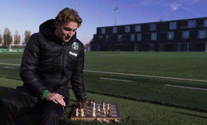 Thorstvedt, partita a scacchi col Sassuolo: "Berardi la Regina, Laurienté la Torre"
