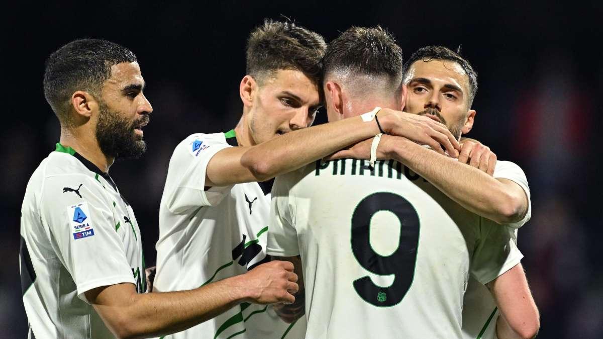 Calciomercato Sassuolo: il ds del Napoli osserva due neroverdi da vicino