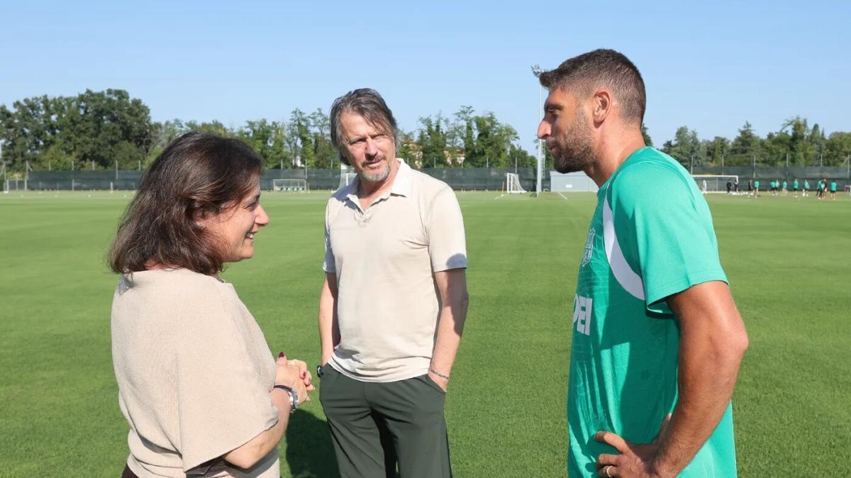 Sassuolo, Veronica Squinzi all'allenamento: il saluto alla squadra dell'a.d.