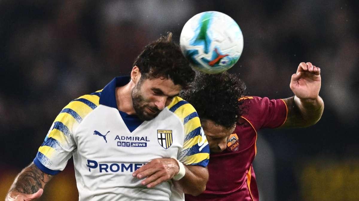 Scambio Cutrone-Luvumbo tra Cagliari e Parma: si inserisce il Sassuolo
