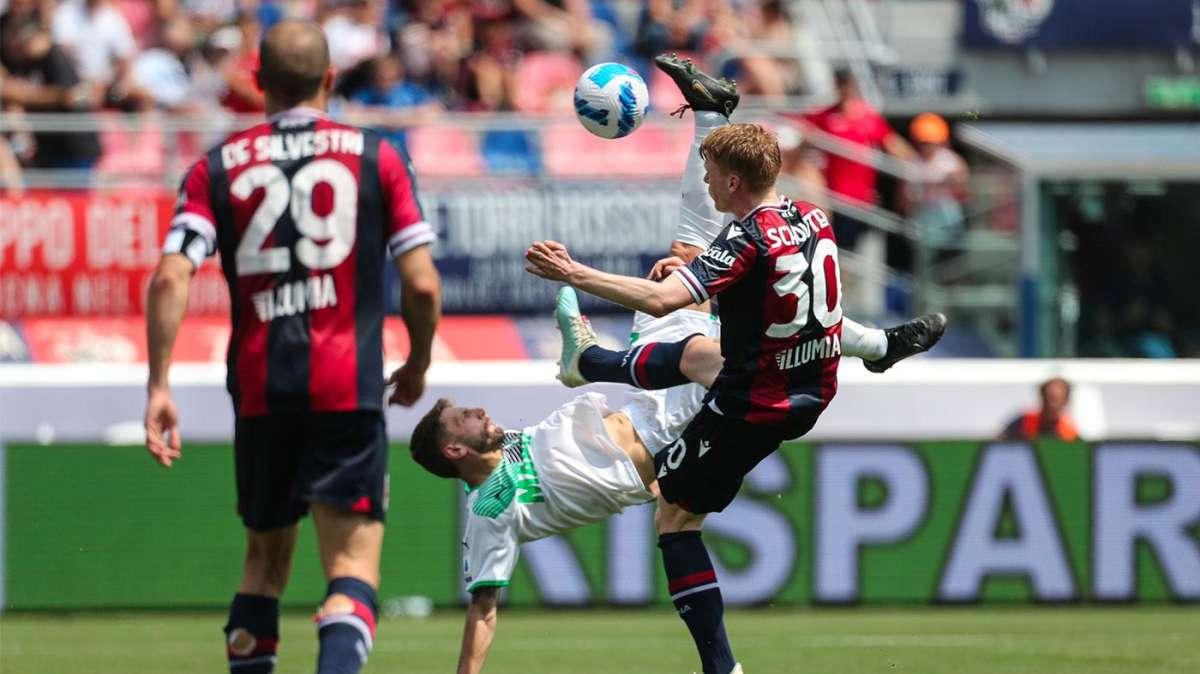 Berardi rovesciata Bologna-Sassuolo. La Lega: "Gol brutti ne abbiamo?" VIDEO