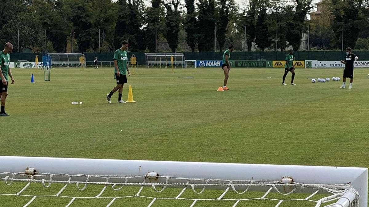 Chiriches e Magnanelli in gruppo. Si ferma Defrel: il report Sassuolo