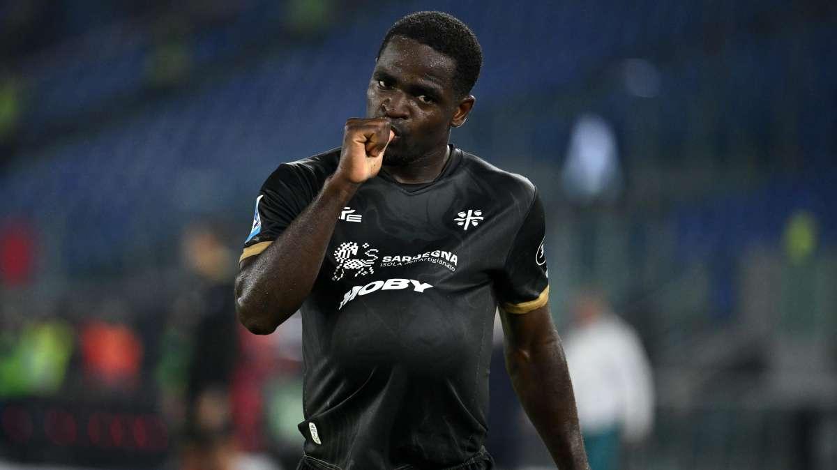 Calciomercato Sassuolo: scambio Cagliari-Parma per Luvumbo ma si inseriscono i neroverdi