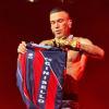 Cinisello, dedica speciale da parte di Sfera Ebbasta: esposta la maglia rossoblu al concerto di San Siro