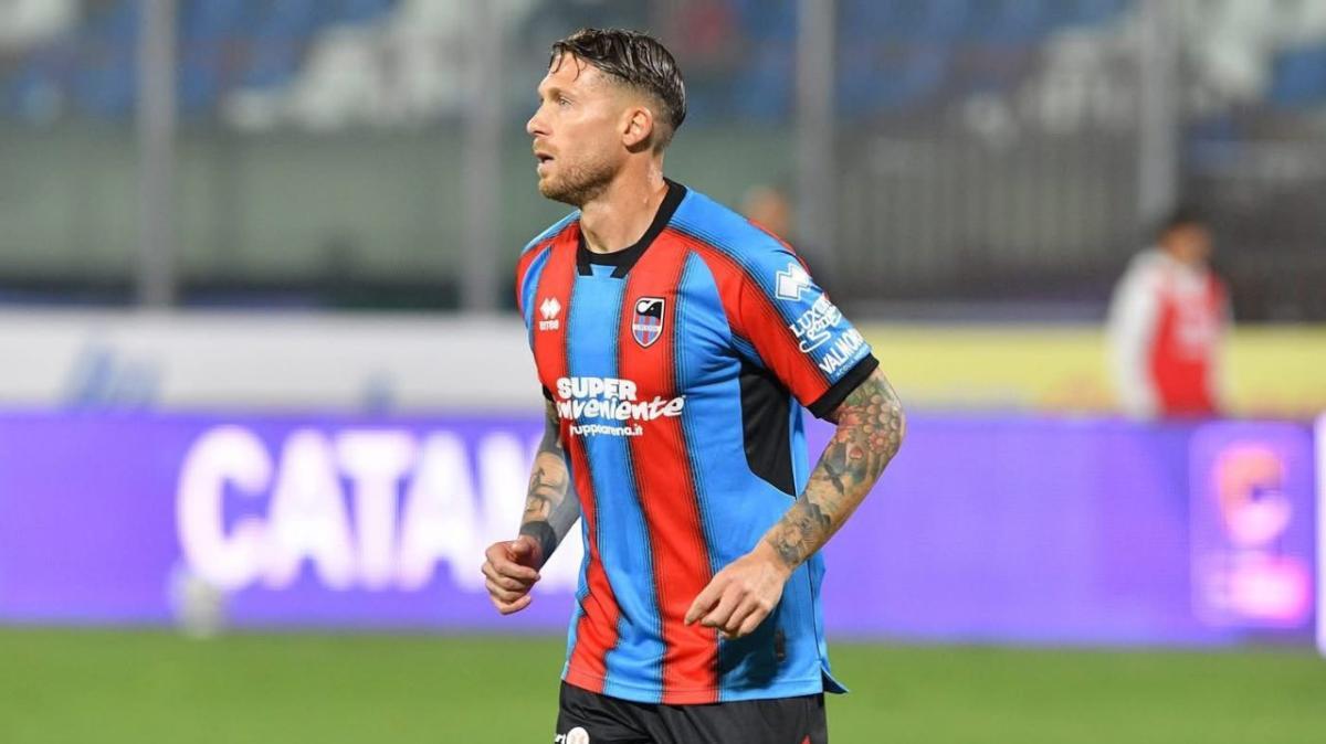 Reggina, per l'attacco si sogna Salvatore Caturano