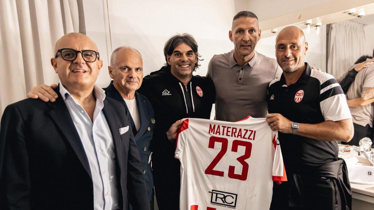 Omaggio della Maceratese per un campione del mondo: consegnata la maglia del club a Materazzi