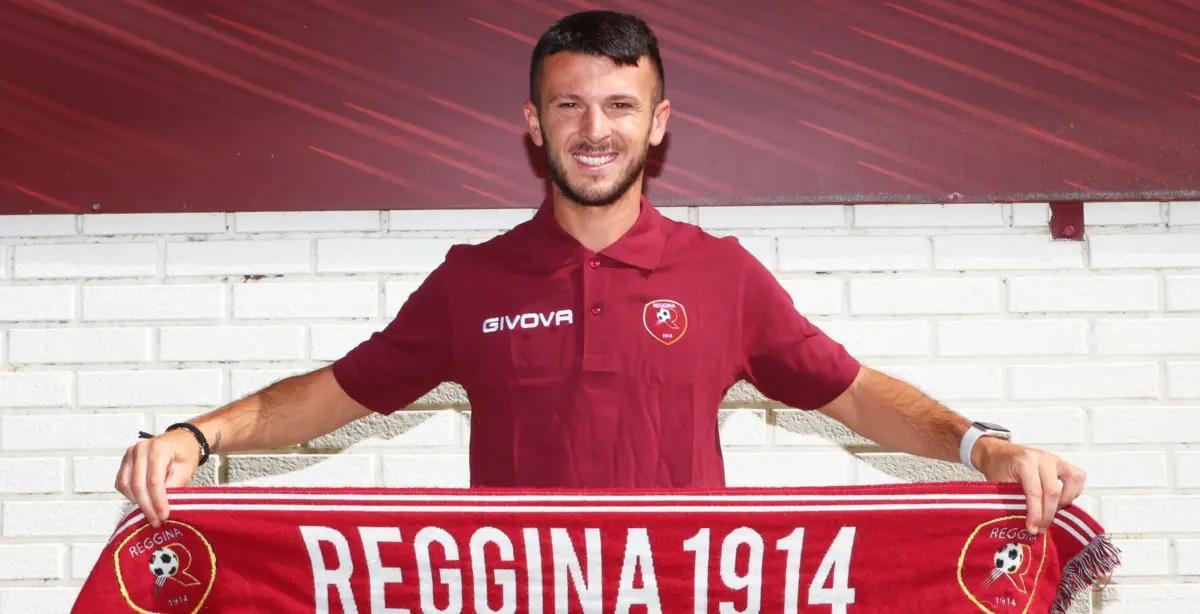 Reggina, ufficiale l’arrivo di Riccardo Rotulo: fantasia, assist ed esperienza per il centrocampo