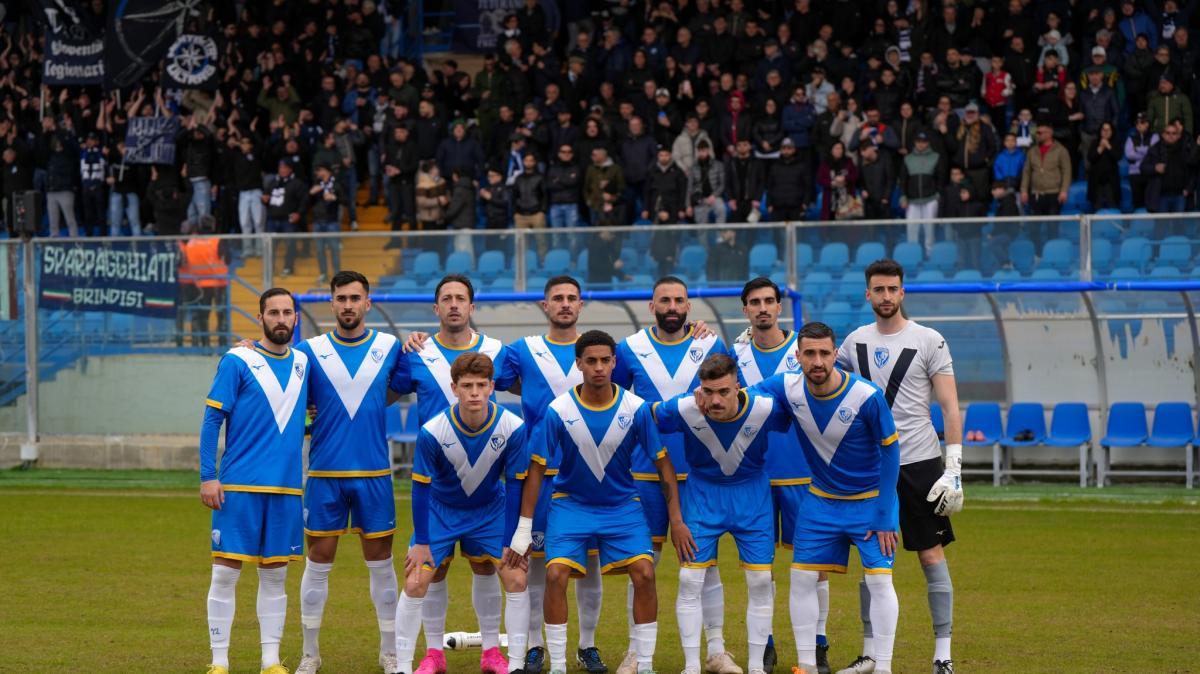 Brindisi, Dova: "Non potevamo lasciare questa squadra in Eccellenza"
