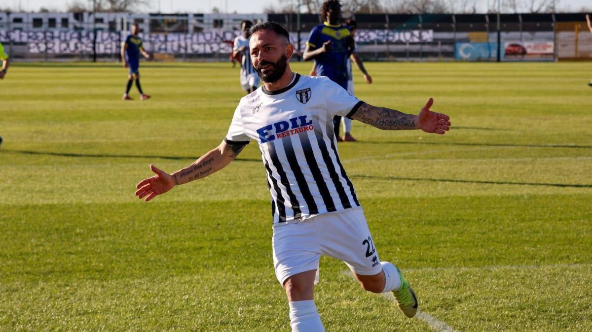 Manduria, ufficiale l'arrivo del fantasista Nicola Strambelli