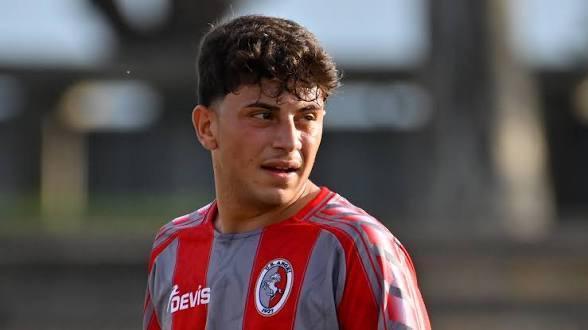 Dall’aggressione subita al gol che salva l’Angri: Bruno Petrone è l’eroe del weekend