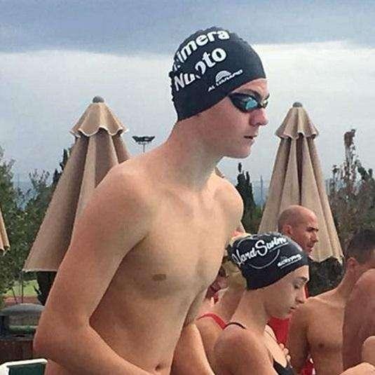 Il nuotatore Matteo Vasarri al raduno tra i migliori della Toscana