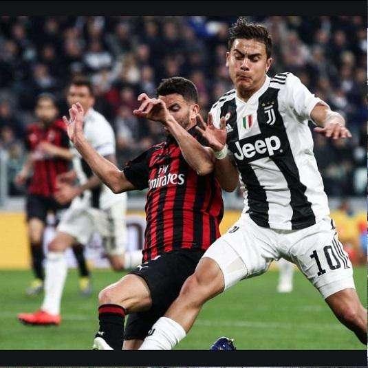 Probabili formazioni Juventus-Milan: Douglas Costa nel tridente, Bennacer in regia