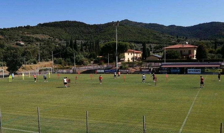 Arezzo Calcio: Il DS Cutolo a Caccia di Rinforzi e Cessioni Mirate