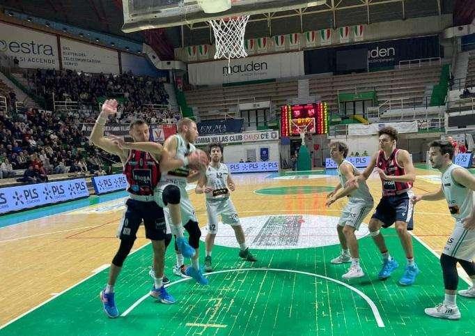Serie B Interregionale : Siena infiamma il parquet: in tre a caccia del titolo