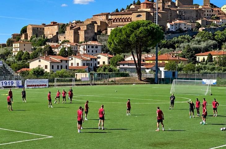 Arezzo verso il Benevento: Bucchi annuncia il turn-over per il ciclo di fuoco