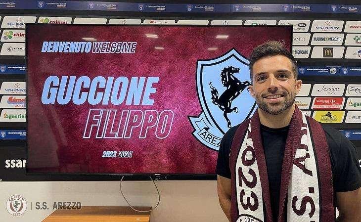 Il forte attaccante Filippo Guccione sceglie l' amaranto dell' Arezzo 
