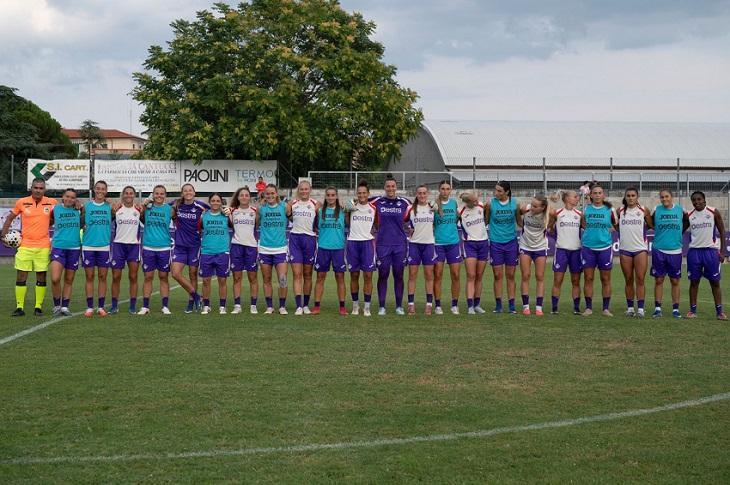 Fondamenta viola: sedute intense e cura dei dettagli per la Fiorentina Women nel ritiro di Sansepolcro.