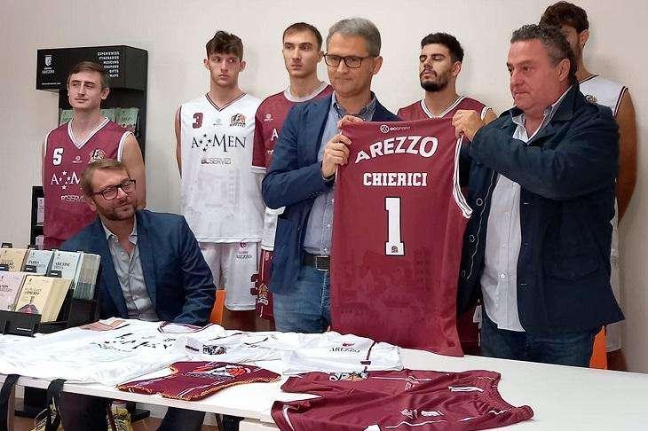 Un omaggio alle bellezze di Arezzo nella nuova divisa della Scuola Basket Arezzo