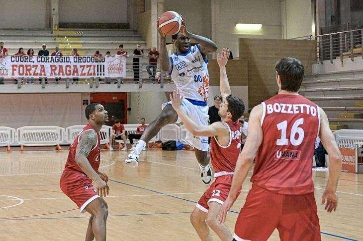 Serie A2 : Latina Basket - Umana San Giobbe Basket 64-91 