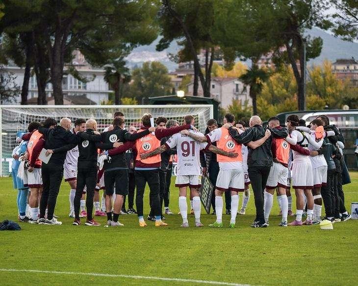 L'Arezzo a Trazione Posteriore: Le Pagelle del Doppio Volto Amaranto a Terni