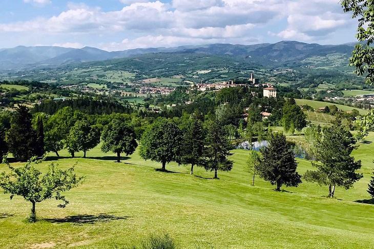 L'impianto da golf di Poppi dimenticato dalla giunta Lorenzoni: l'opposizione chiede chiarezza e rispetto istituzionale