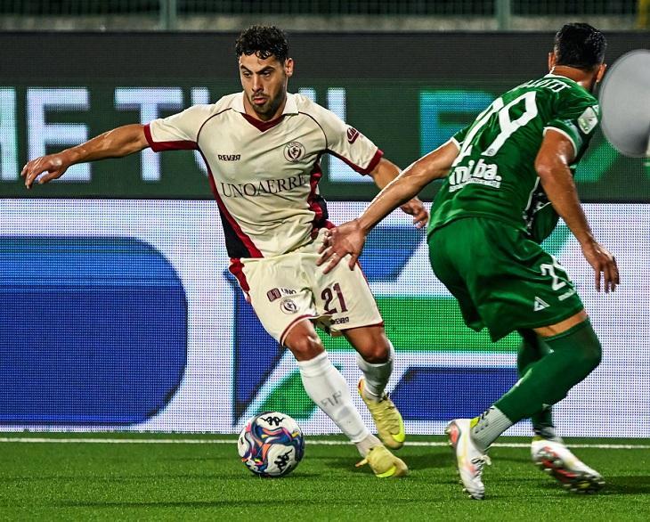 Magia al 90': l'Arezzo bagna il ritorno in B con un colpo da grandi.