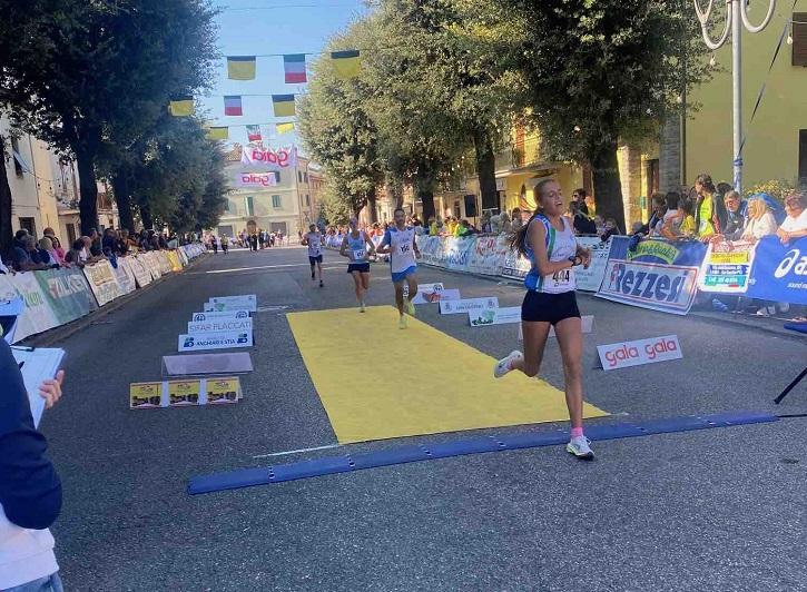 Trionfo da record alla Lamarina 2026: oltre 800 atleti al via, Samuele Zanti e Melissa Fracassini dominano la scena