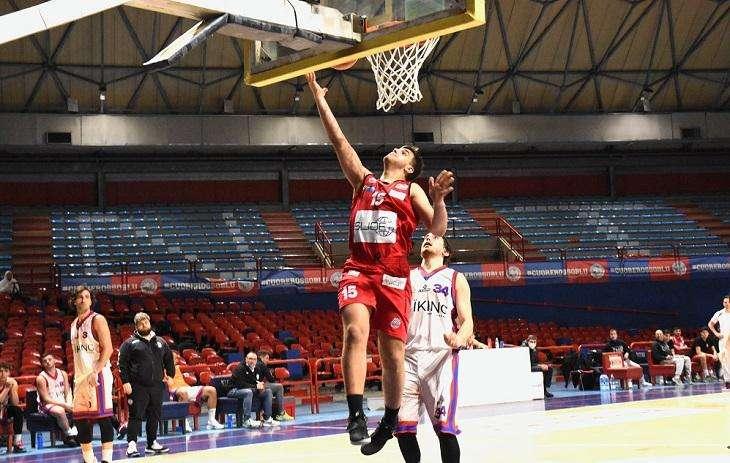 La serie C Gold : MONTALE vs BASKETBALL CLUB LUCCA 83 - 71