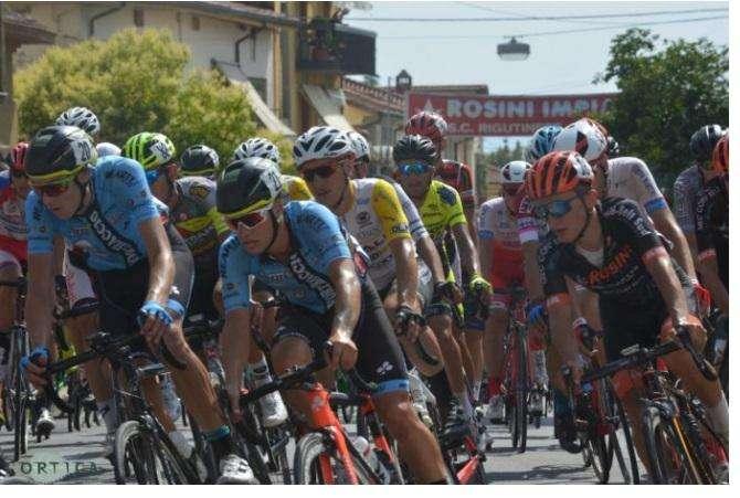 Federico Savino del Team Work Service il Giro delle Valli Aretine juniores 