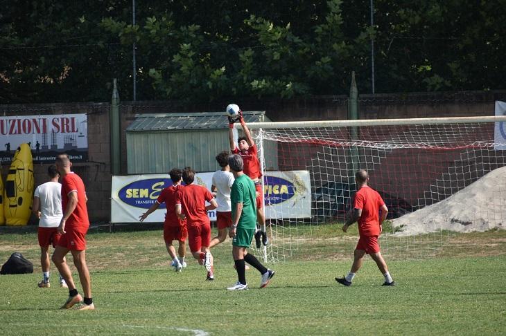 Terranuova Traiana, primo test in famiglia: i Bianchi superano i Rossi 3-2