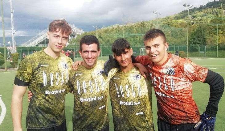 Olmoponte Santa Firmina: Il "Calcio Champagne" che abbatte ogni barriera.
