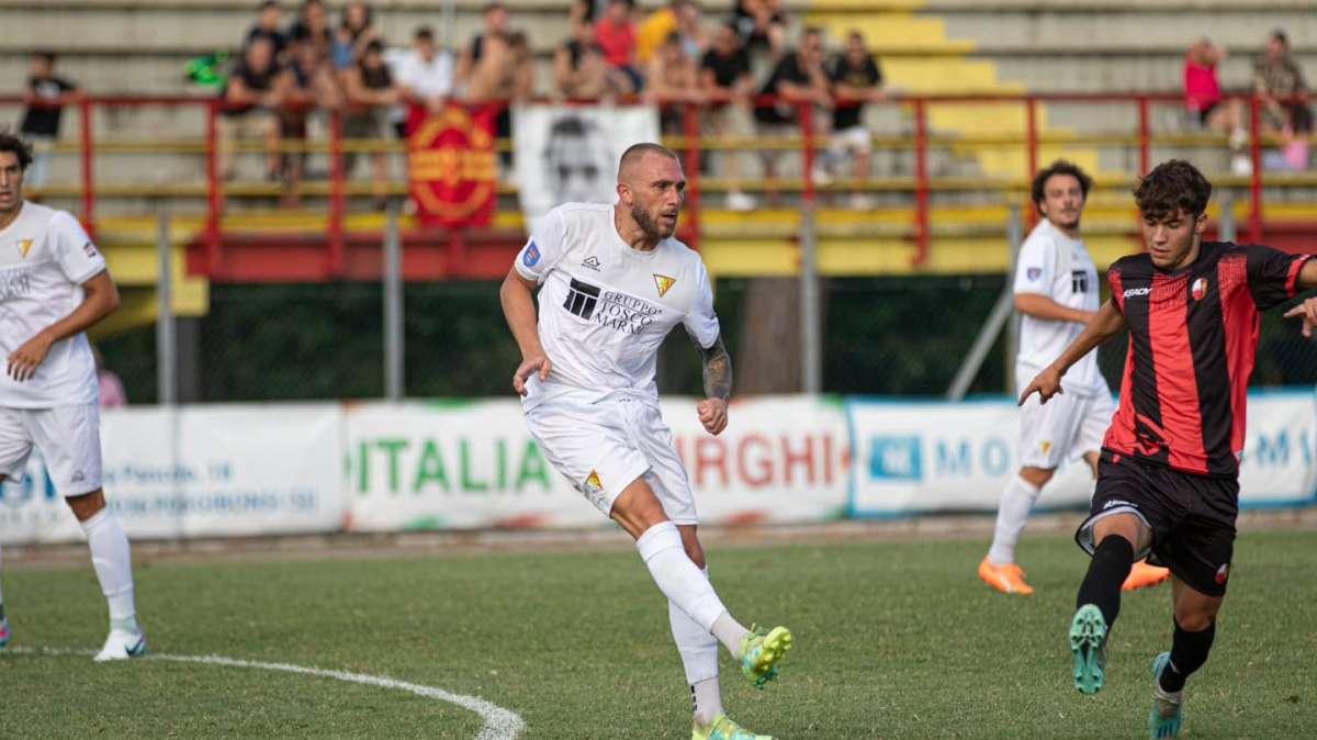 A Tu x Tu con Federico Mazzolli centrocampista del Poggibonsi  