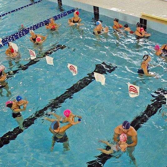 Neonati in vasca alla piscina di Foiano per il Baby Acquatic’s Day 