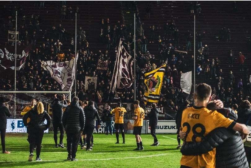 Arezzo vs. Ternana: Scontro al Vertice in un Clima di Grande Attesa