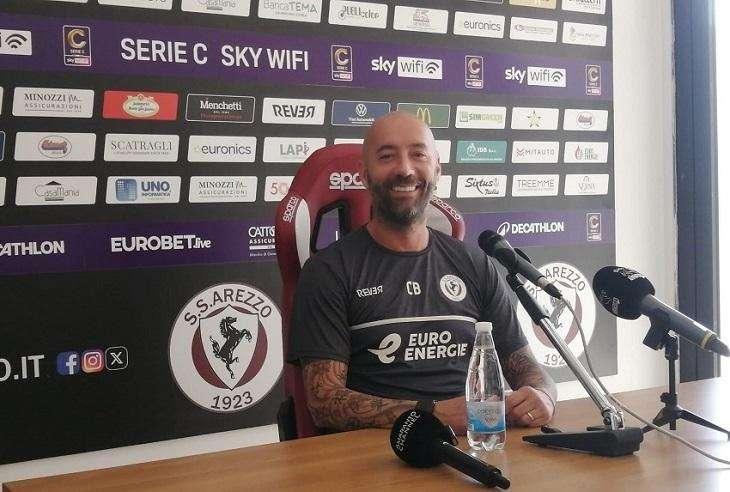 L’Arezzo di Bucchi cambia volto: innesti di peso e gerarchie chiare.