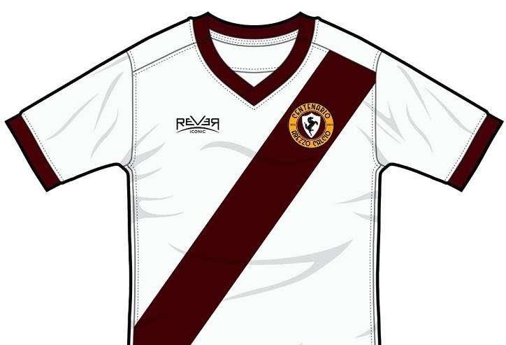 L'Arezzo presenta la seconda divisa scelta dai tifosi