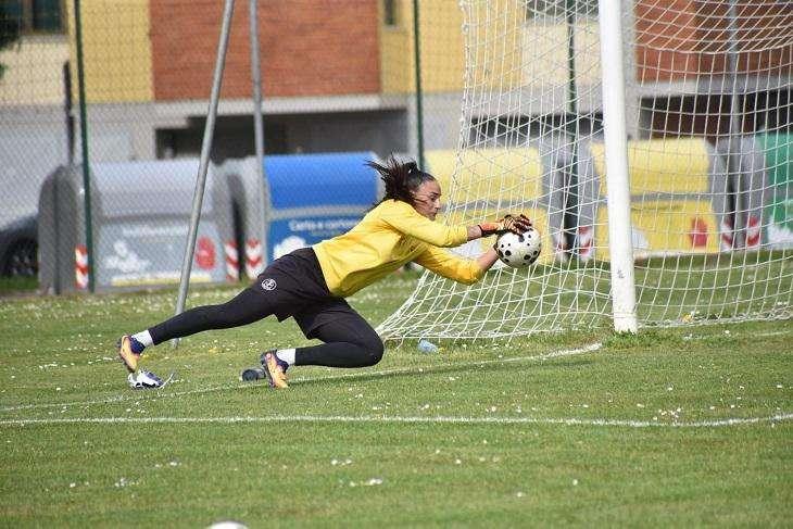L'urlo amaranto nel finale: l'ACF Arezzo è un cuore che non smette mai di battere