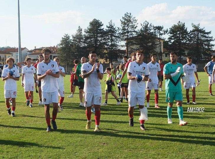 Un Tempo per Parte: Montevarchi Rimonta il Trestina, ma Non Trova il Jolly (1-1)