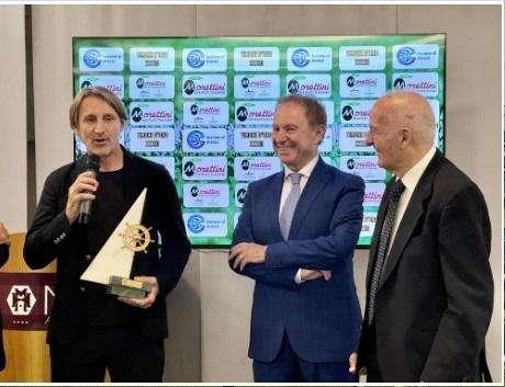 Davide Nicola trionfa al Timone d'Oro: un premio meritato per il suo Empoli da sogno
