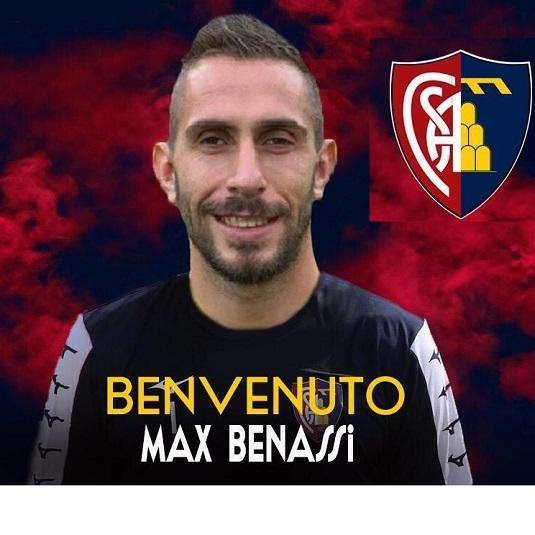 Il Montevarchi comunica di aver ingaggiato il portiere Max Benassi. 