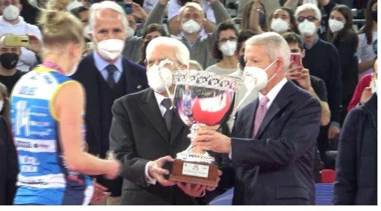 Pallavolo femminile, Mattarella consegna la coppa. Lega Volley: "Il momento più alto per questo sport"