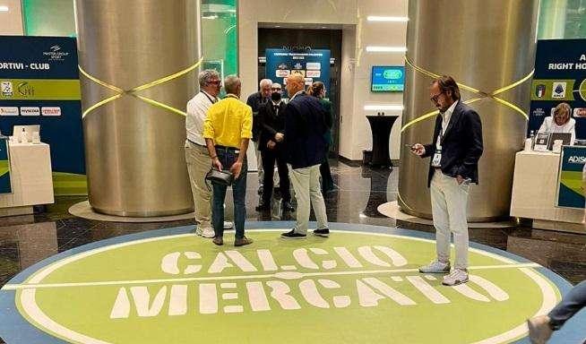 Calciomercato Arezzo: il massimo riserbo di Via Gramsci e le manovre avvolte nel silenzio