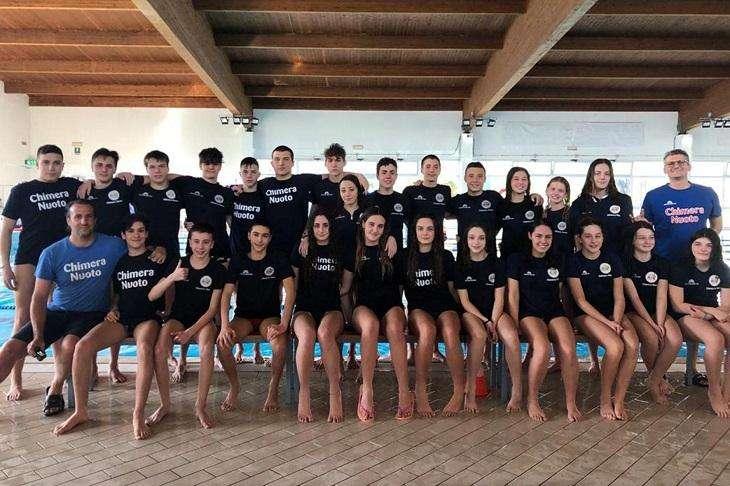 La stagione della Chimera Nuoto entra nel vivo con cinquantadue medaglie
