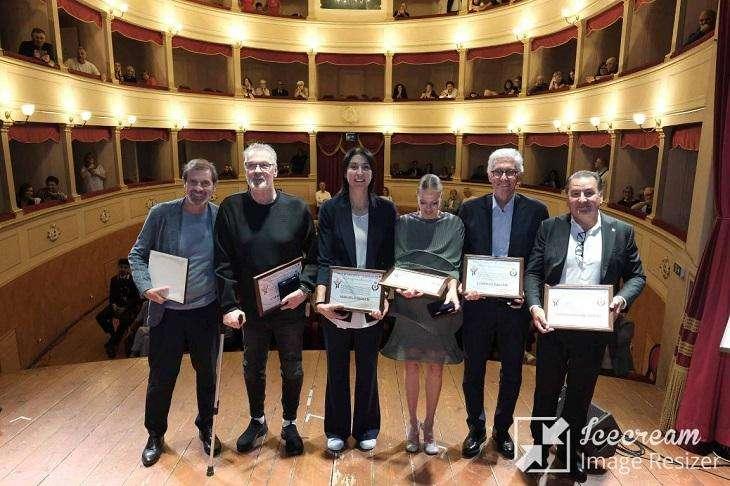 Harmony Award: Un Grido Unico Contro la Violenza