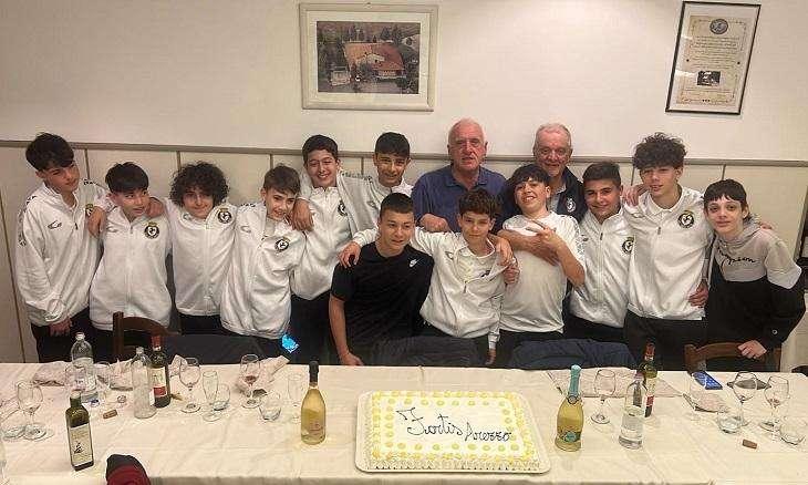 "Grazie Mister!": Il commovente addio dei Giovanissimi B della Fortis Arezzo a Vincenzo Bove