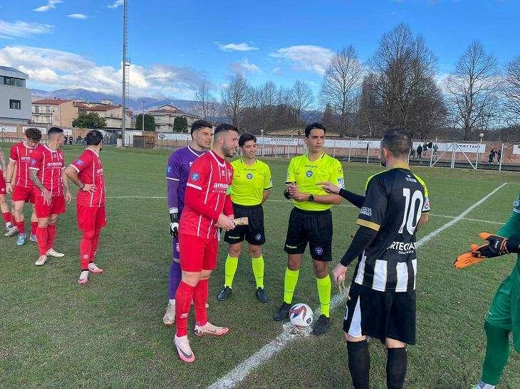 Pagelle sotto la lente: giudizi sulla prestazione dei giocatori, con un focus sull'arbitraggio