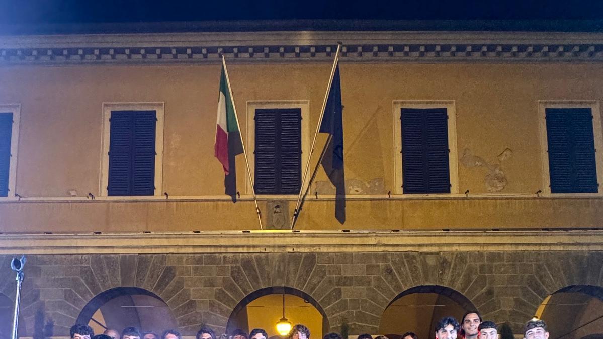 L'Aquila Montevarchi accende Piazza Varchi: entusiasmo travolgente per la presentazione della nuova stagione