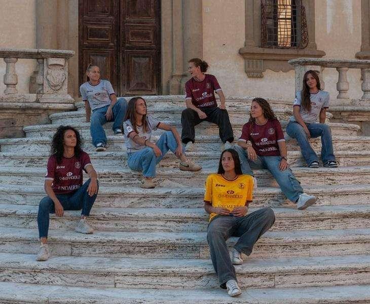 La storia in maglia: l'ACF Arezzo si ispira agli Etruschi 