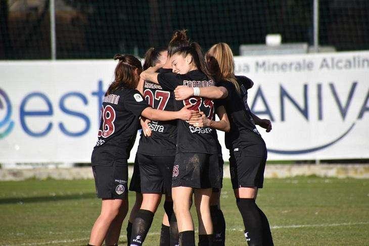 Cuore Amaranto: l’Arezzo abbatte il Vicenza e vola verso la salvezza.